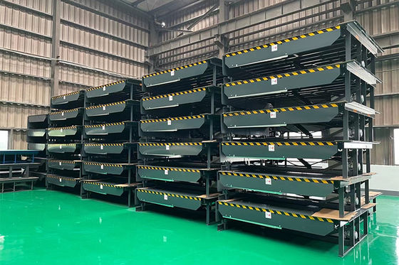 8 mm Thickness Outside Industrial Dock Levelers 25000-40000LBS Capacity
